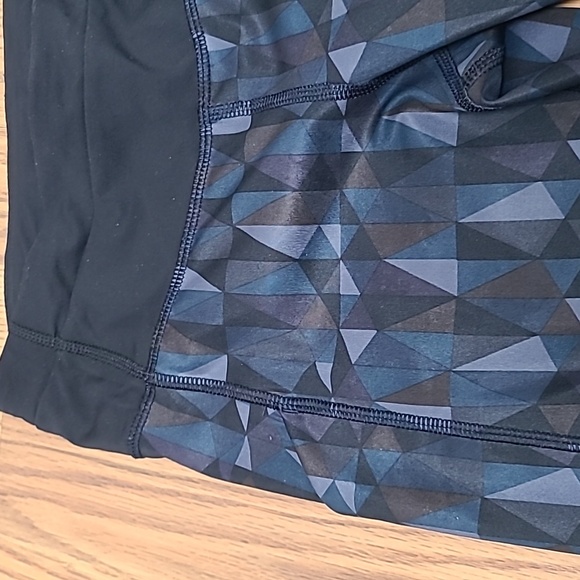 Lululemon Speed Tight Stained Glass Love night black in Size 4 - Picture 6 of 7
